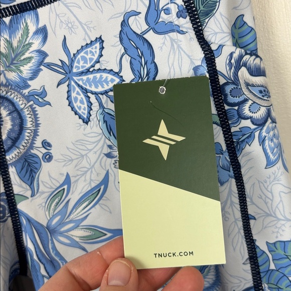 NWT Tuckernuck Blue and White Floral Bike Shorts - XS - Picture 6 of 10